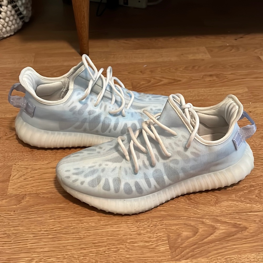 Adidas Yeezy boost 350 V2